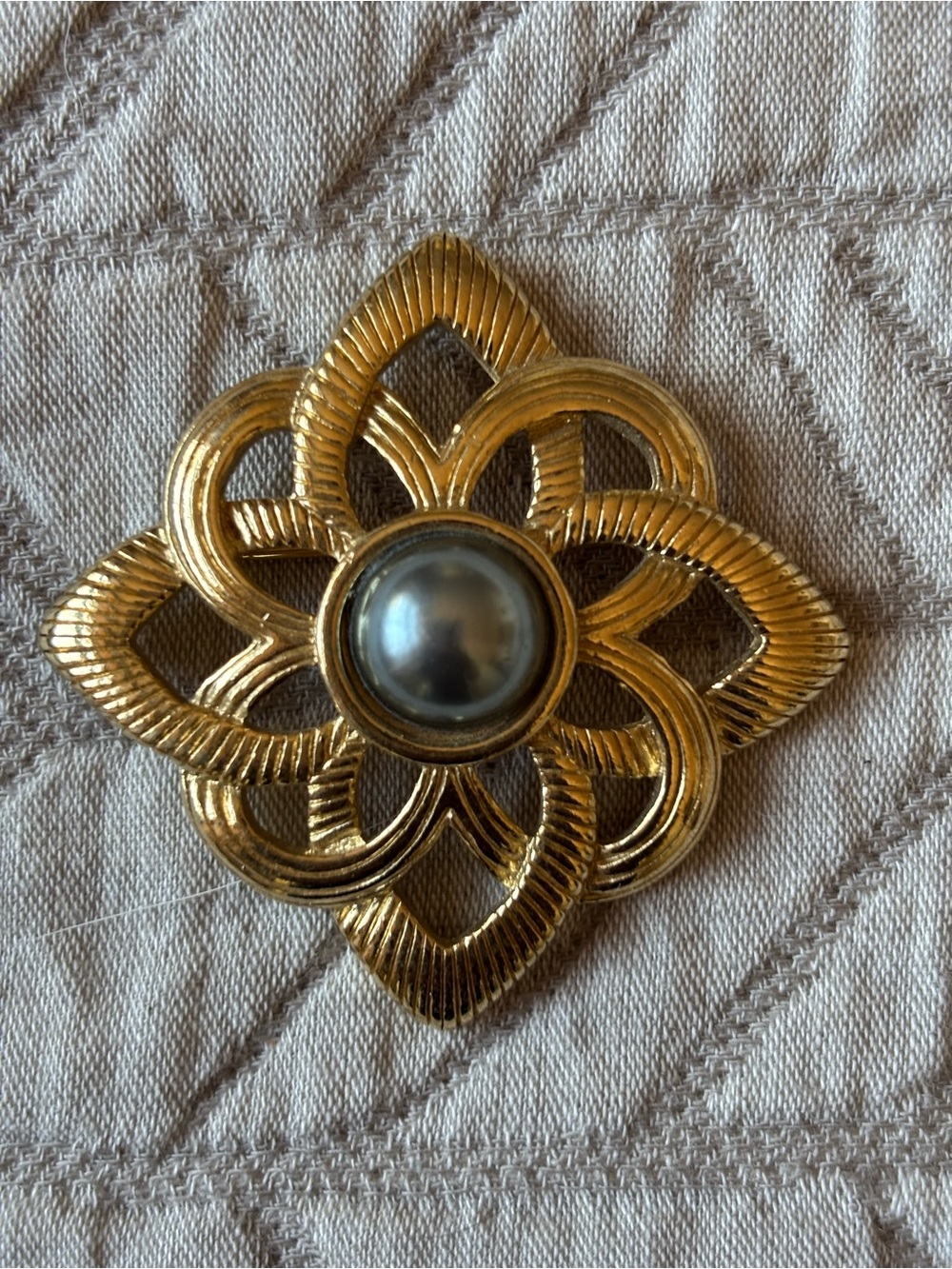 Vintage 80s Gold-Tone Faux Gray Pearl-Accent Brooch